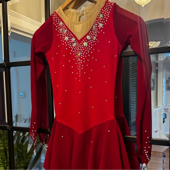 Red costume Crystal embellishment. - Picture 2 of 6